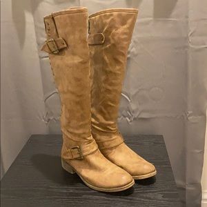 Women’s brown riding boots. Size 6